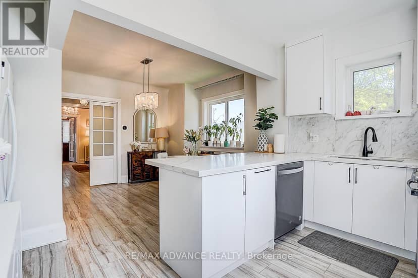 33 Castlefield Avenue — photo 18 of 40