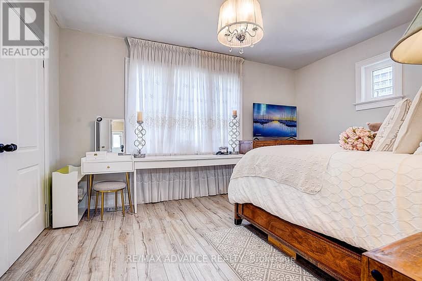 33 Castlefield Avenue — photo 24 of 40