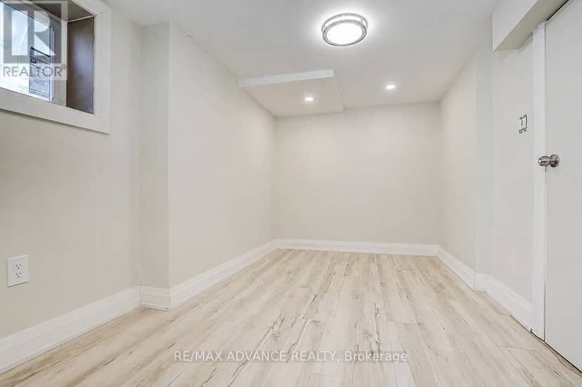 33 Castlefield Avenue — photo 37 of 40