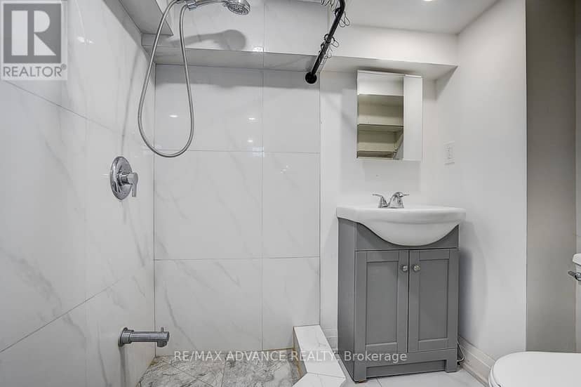 33 Castlefield Avenue — photo 38 of 40