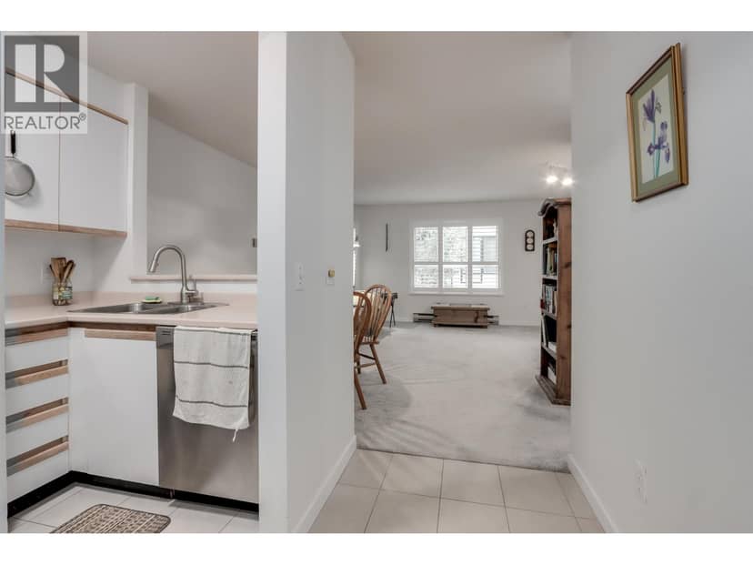 205 1535 CHESTERFIELD AVENUE, North Vancouver, photo 3