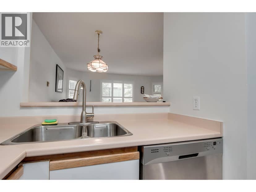 205 1535 CHESTERFIELD AVENUE, North Vancouver, photo 5
