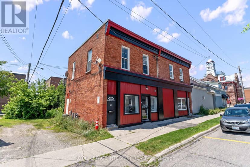 34 Market Street, Smiths Falls, photo 2