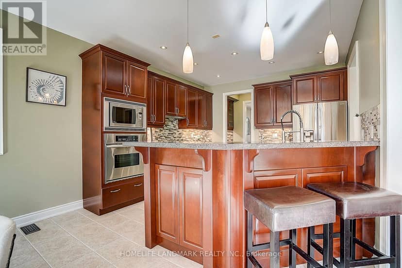 1061 Nellie Little Crescent — photo 14 of 40
