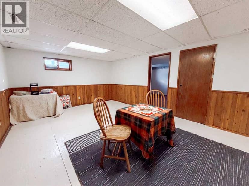 4415 46 Avenue — photo 36 of 40