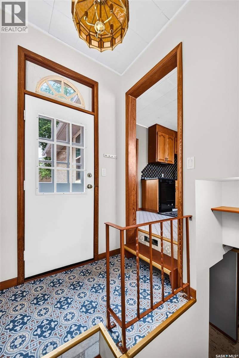345 McIntyre Street — photo 17 of 37