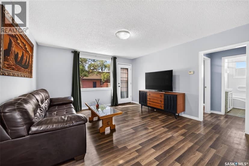 345 McIntyre Street, Regina, photo 6
