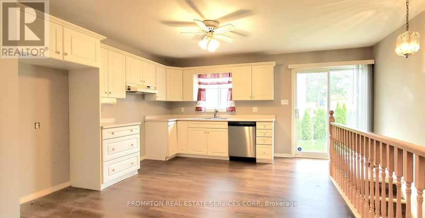 7410 Trinity Court — photo 14 of 32