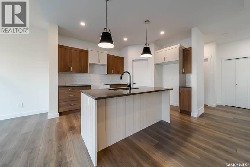 535 Asokan AVENUE — photo 2 of 13