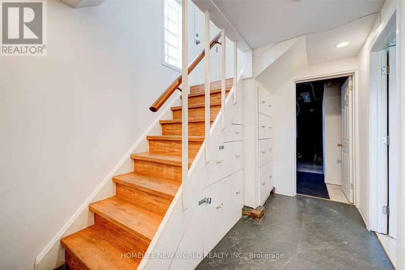 466 Paliser Crescent S — photo 23 of 33