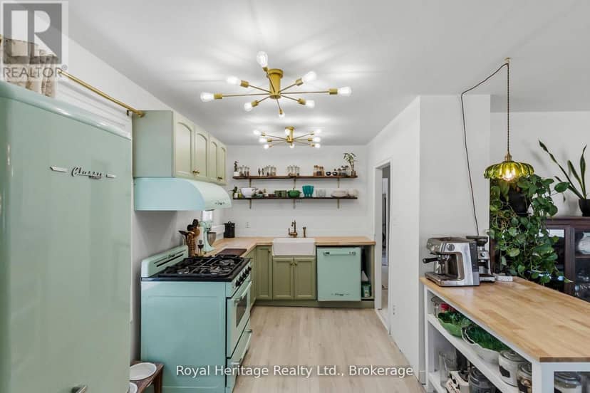 31 Caroline Street — photo 10 of 35