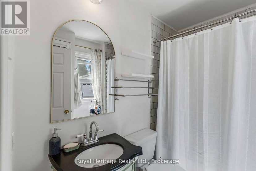 31 Caroline Street — photo 18 of 35