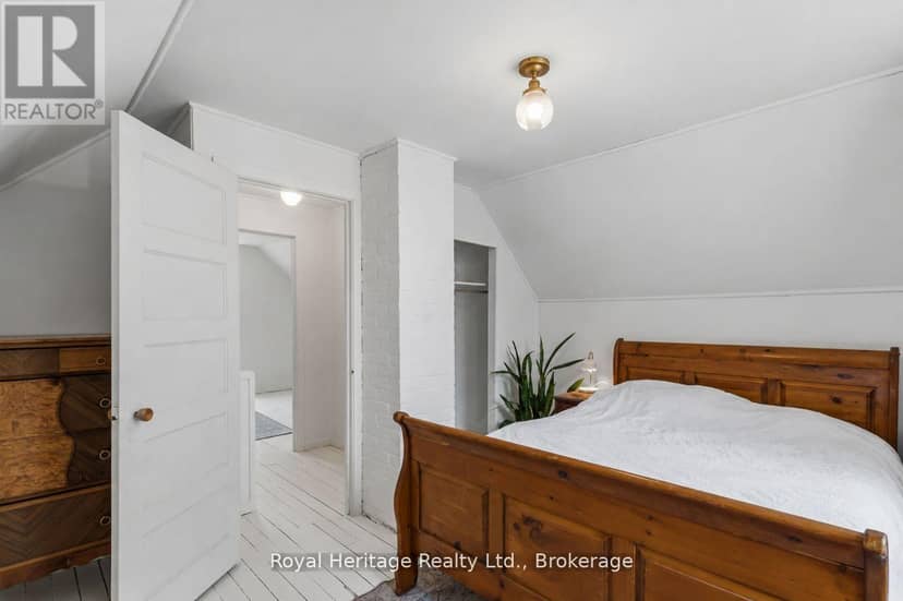 31 Caroline Street — photo 23 of 35