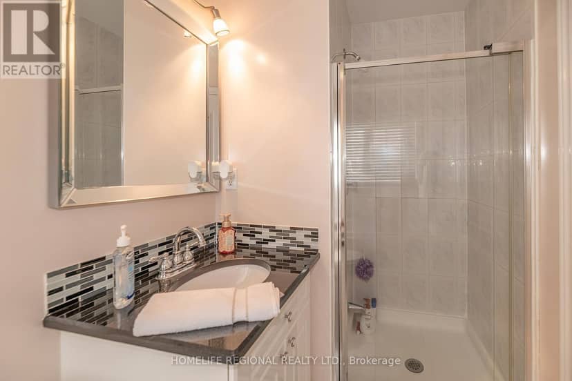 40 Arnold Crescent — photo 16 of 24
