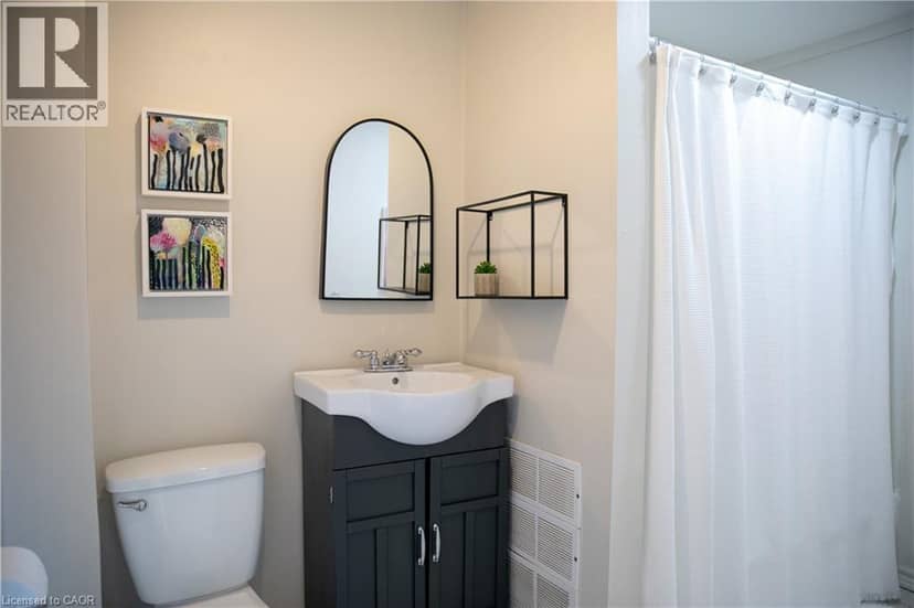 285 MACNAB Street — photo 18 of 26
