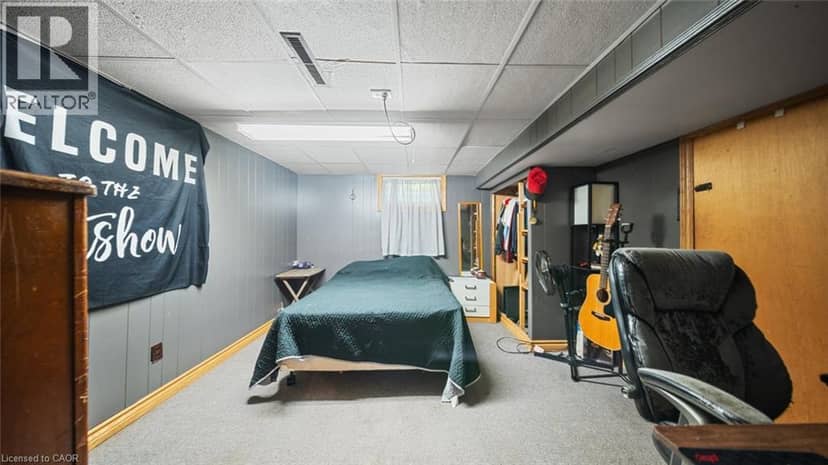 509 Queensway W — photo 24 of 40