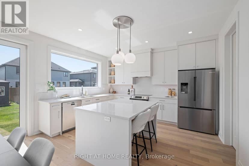 337 Manhattan Drive — photo 10 of 32