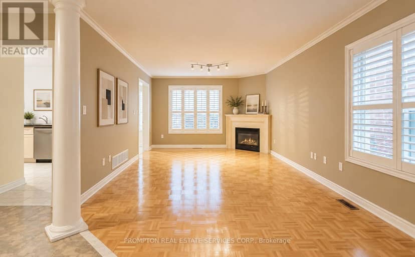 150 Matteo David Drive, Richmond Hill, photo 2