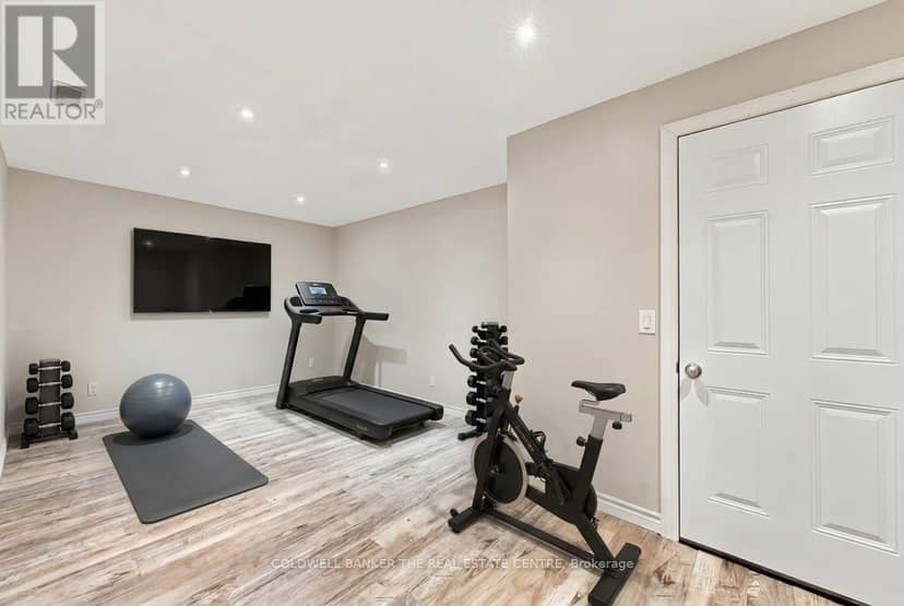 25 Manor Forest Road — photo 31 of 32