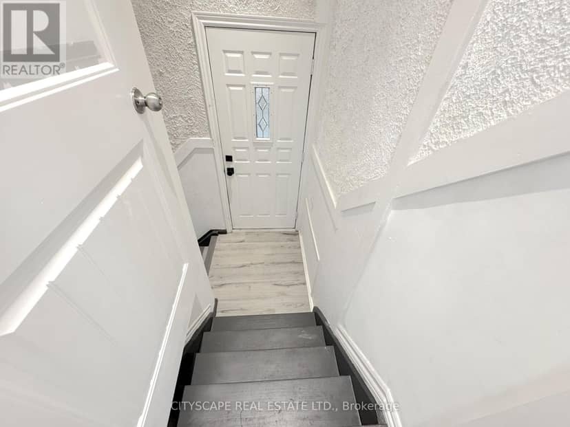 60 Hillview Drive — photo 26 of 40