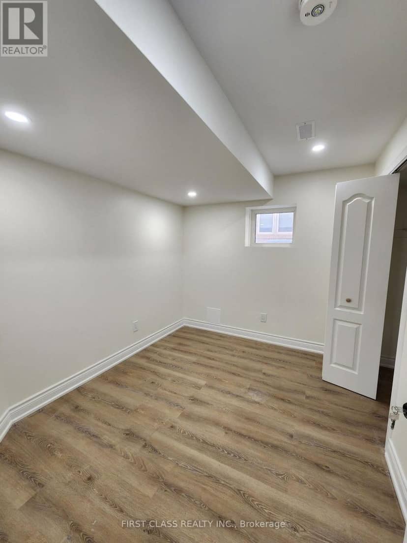 518 Wettlaufer Terrace — photo 29 of 32