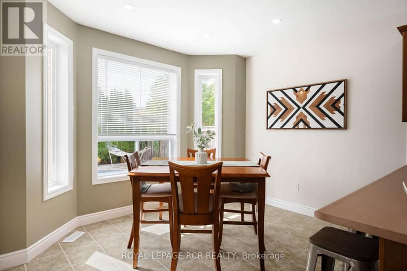 12 Maude Court — photo 5 of 24