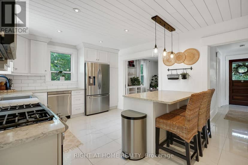 123 John Street — photo 10 of 40