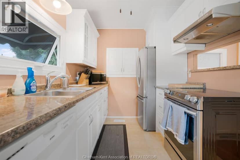 22220 Charing Cross ROAD Unit# 8 — photo 9 of 27
