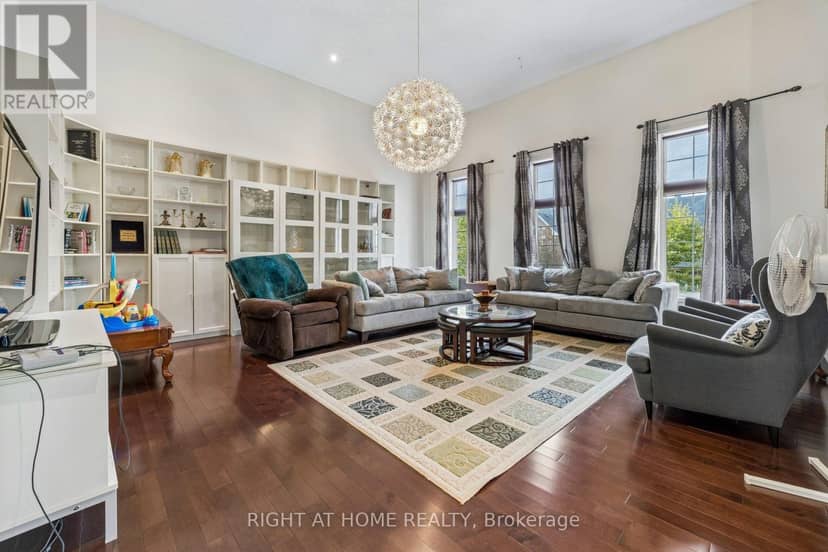 13 Weston Crescent — photo 18 of 40