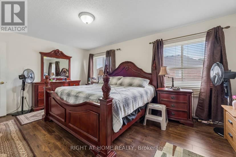 13 Weston Crescent — photo 29 of 40