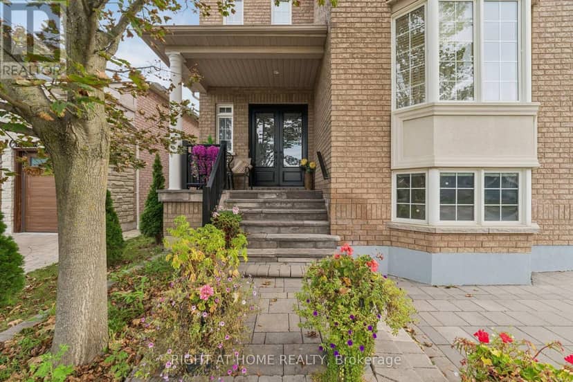 13 Weston Crescent — photo 3 of 40