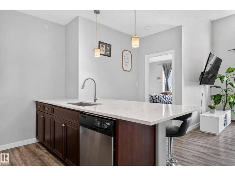 #411 304 Ambleside Link Li SW — photo 14 of 40