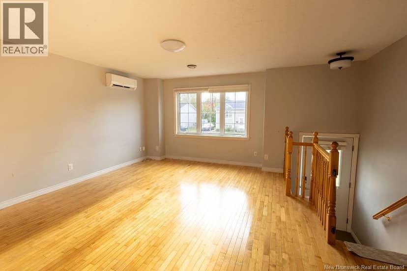 142 Jordan Crescent — photo 4 of 25