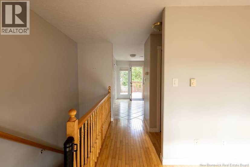 142 Jordan Crescent — photo 5 of 25