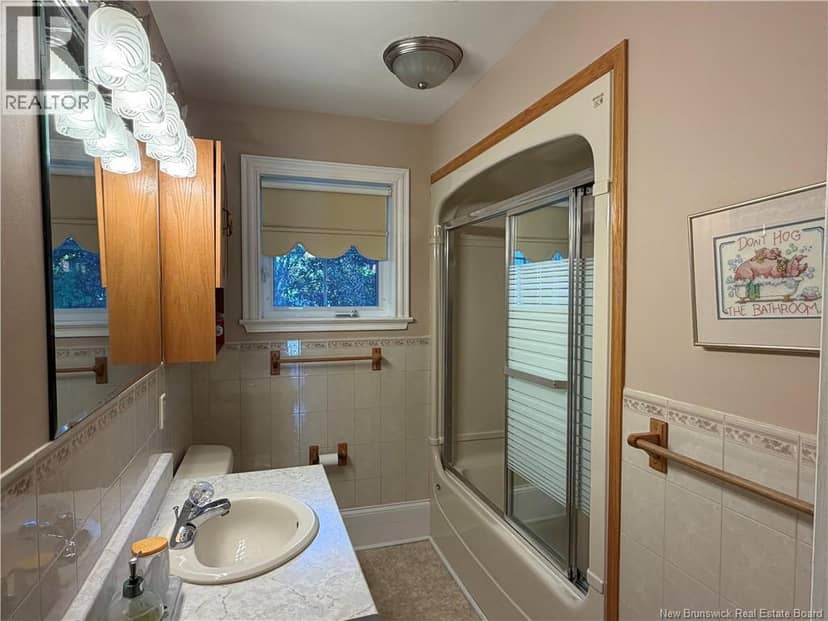 36 Lindsay — photo 11 of 25