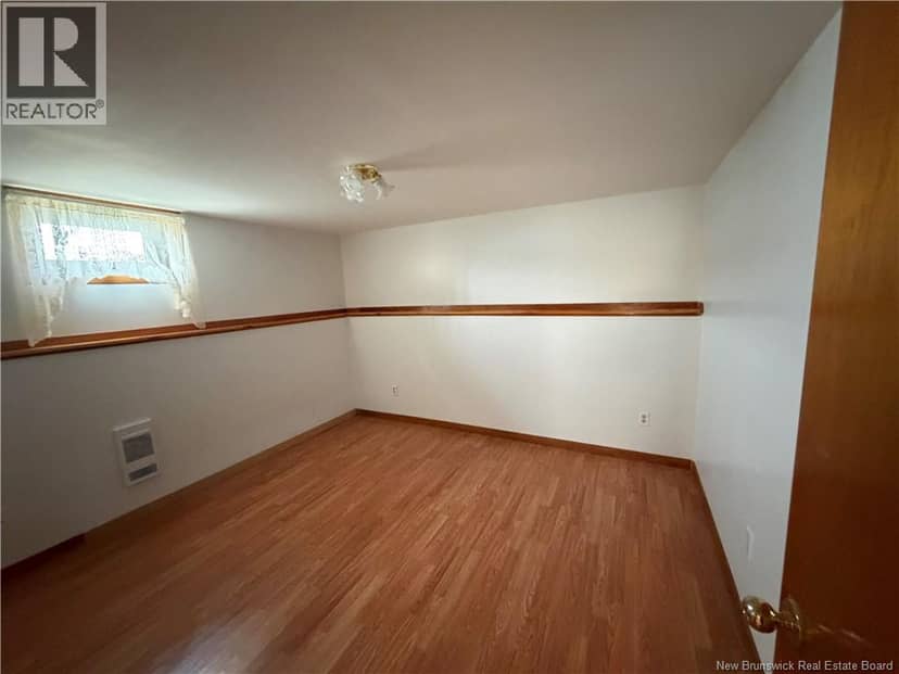 36 Lindsay — photo 17 of 25
