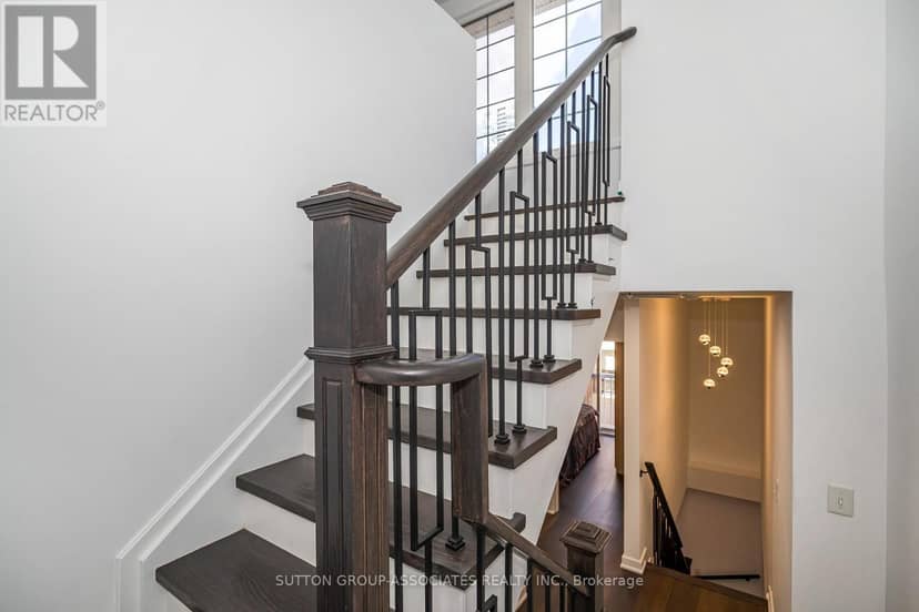 PH7 - 539 Jarvis Street — photo 32 of 40