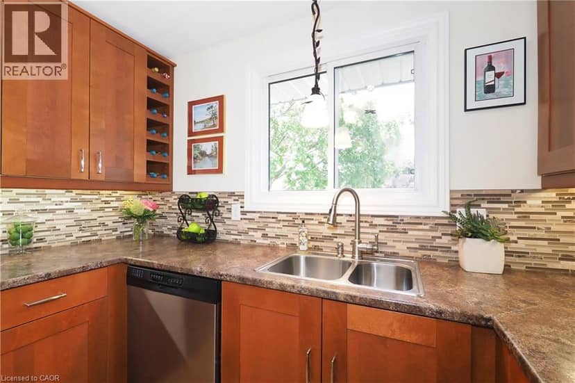 59 BAKERSFIELD Drive — photo 13 of 36