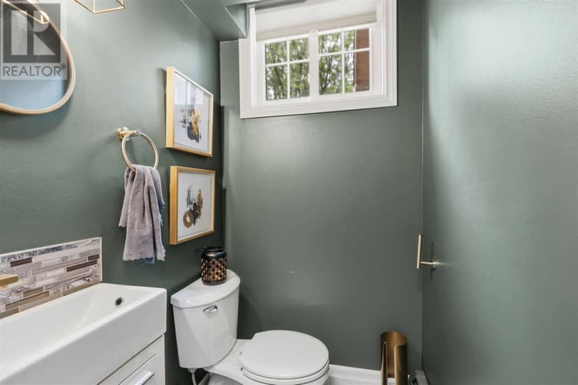 309 Whitney AVE — photo 13 of 40