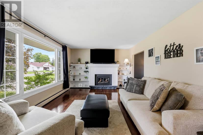 309 Whitney AVE — photo 3 of 40