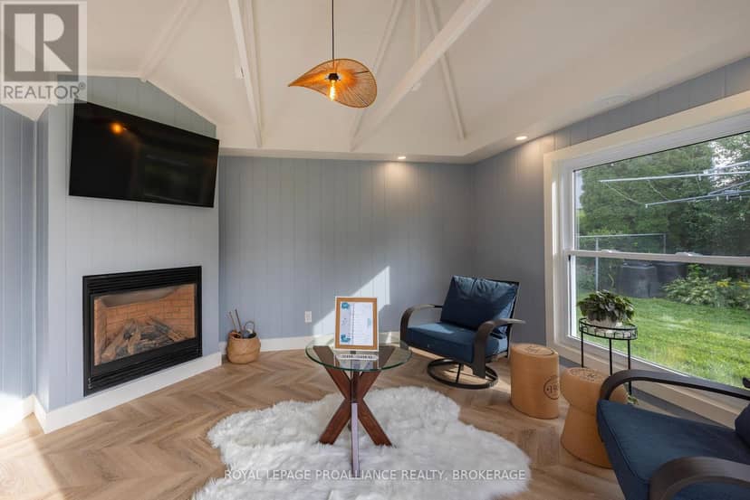 503 Canterbury Crescent — photo 16 of 40