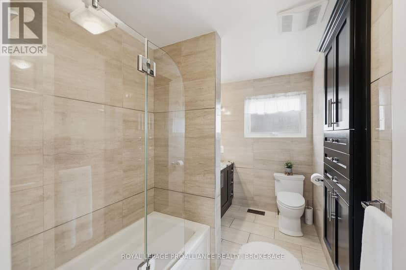 503 Canterbury Crescent — photo 34 of 40