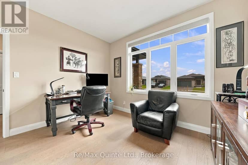 61 Hastings Park Drive — photo 10 of 40