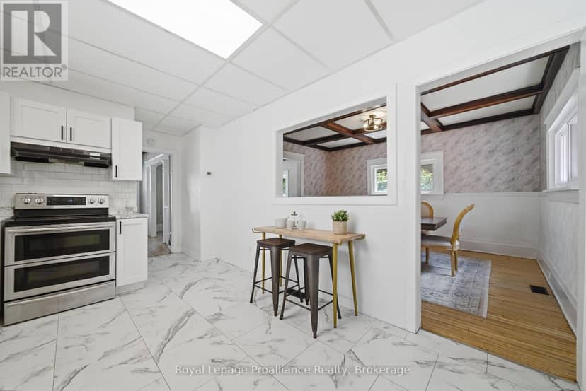 82 Marmora Street — photo 17 of 40