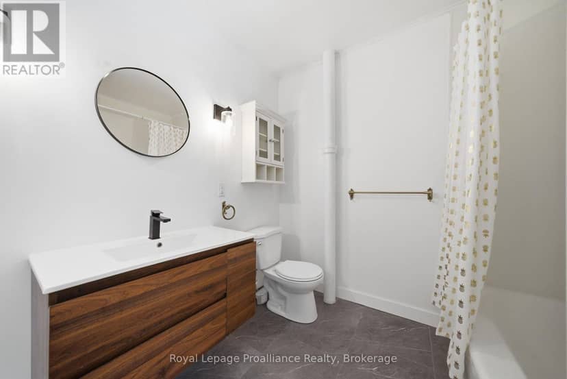 82 Marmora Street — photo 36 of 40