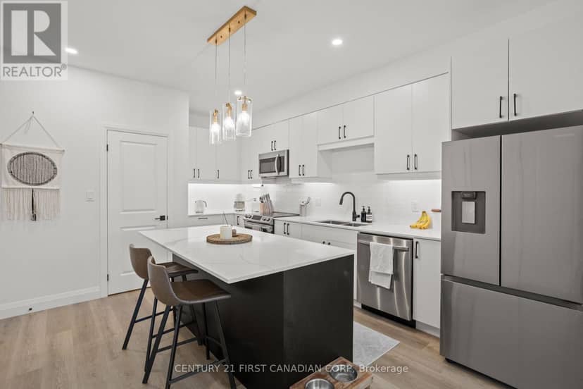 45 - 3900 Savoy Street, London South, photo 4