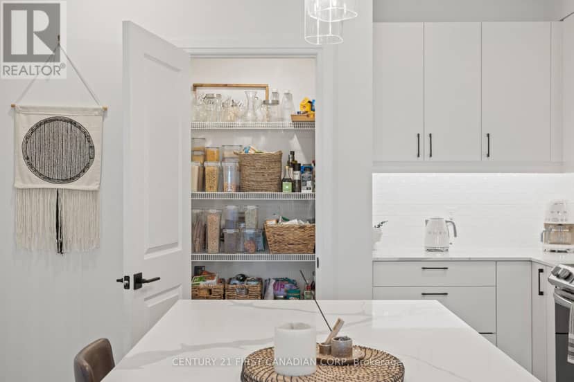 45 - 3900 Savoy Street, London South, photo 7