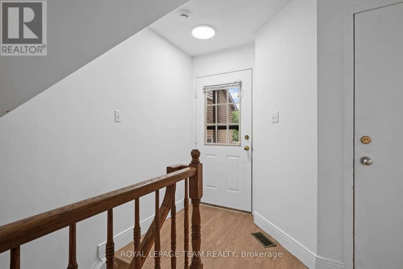 B - 5744 Andrasi Crescent, Ottawa, photo 2