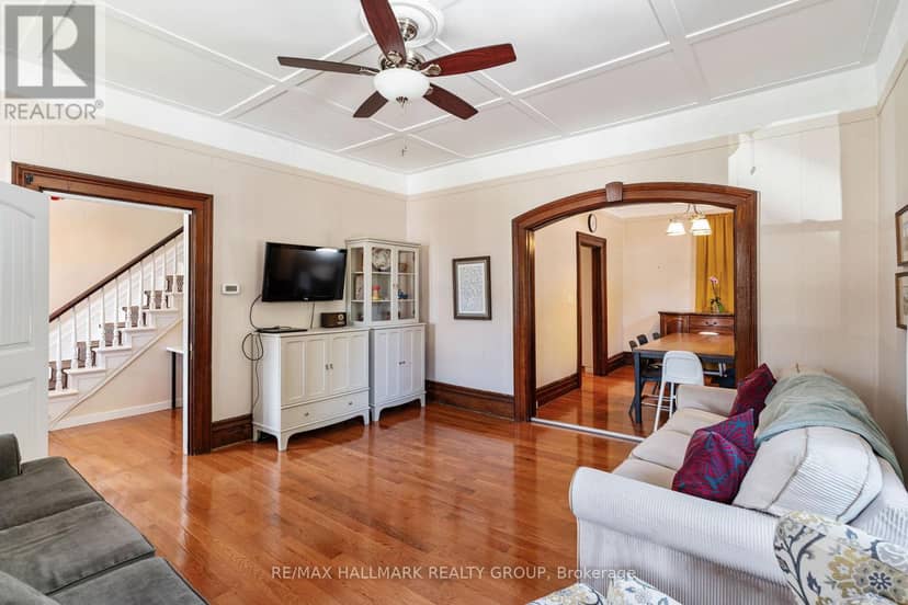 404 Henry Street W — photo 10 of 40