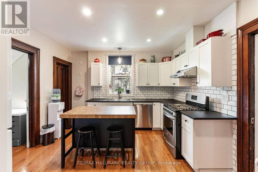 404 Henry Street W — photo 14 of 40